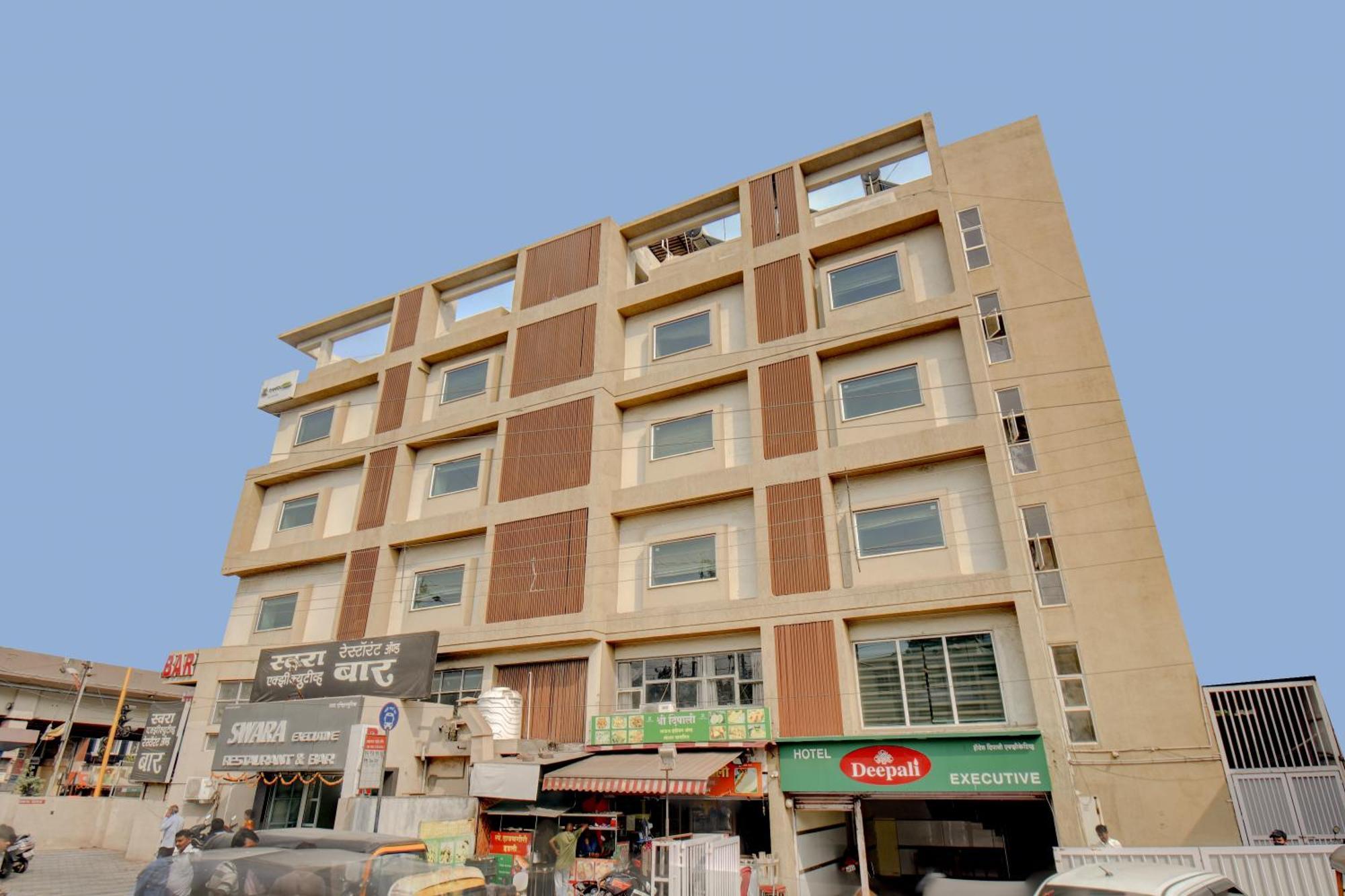 Hotel Deepali Executive 아우랑가바드 외부 사진